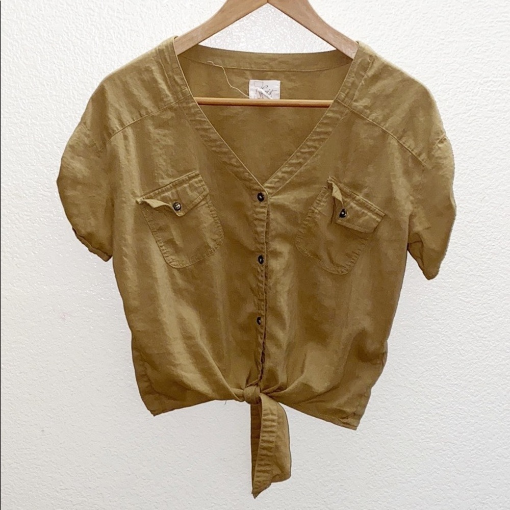 Levi’s Camel Button Front Tie Front Short Sleeve - image 1